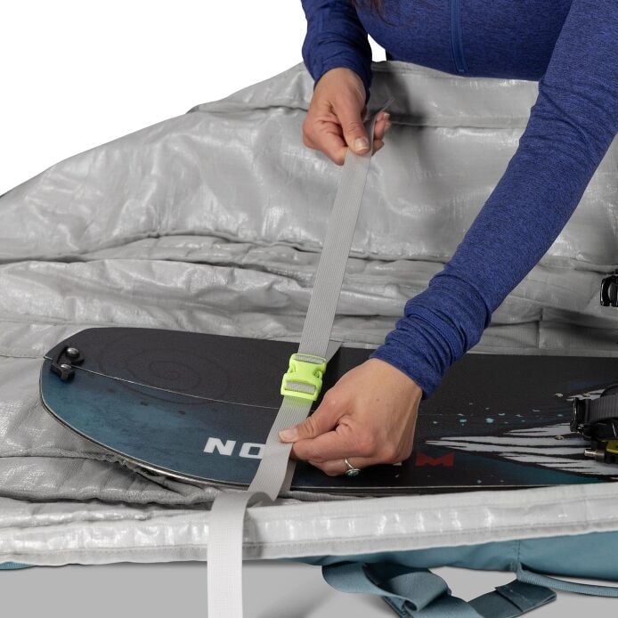 Mountain Bound Ski & Snowboard Roller Bag - US 7505